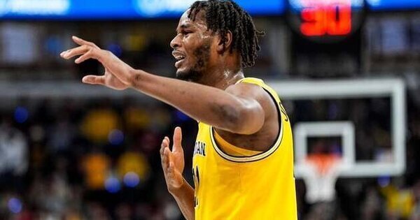 Michigan's Morez Johnson staying in NBA draft