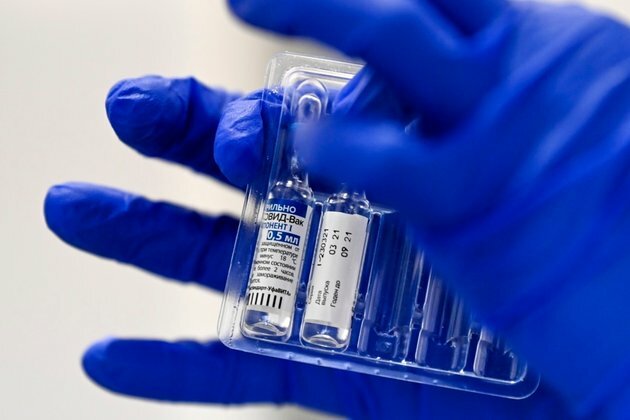 India Approves Russia&#039;s Sputnik COVID Vaccine