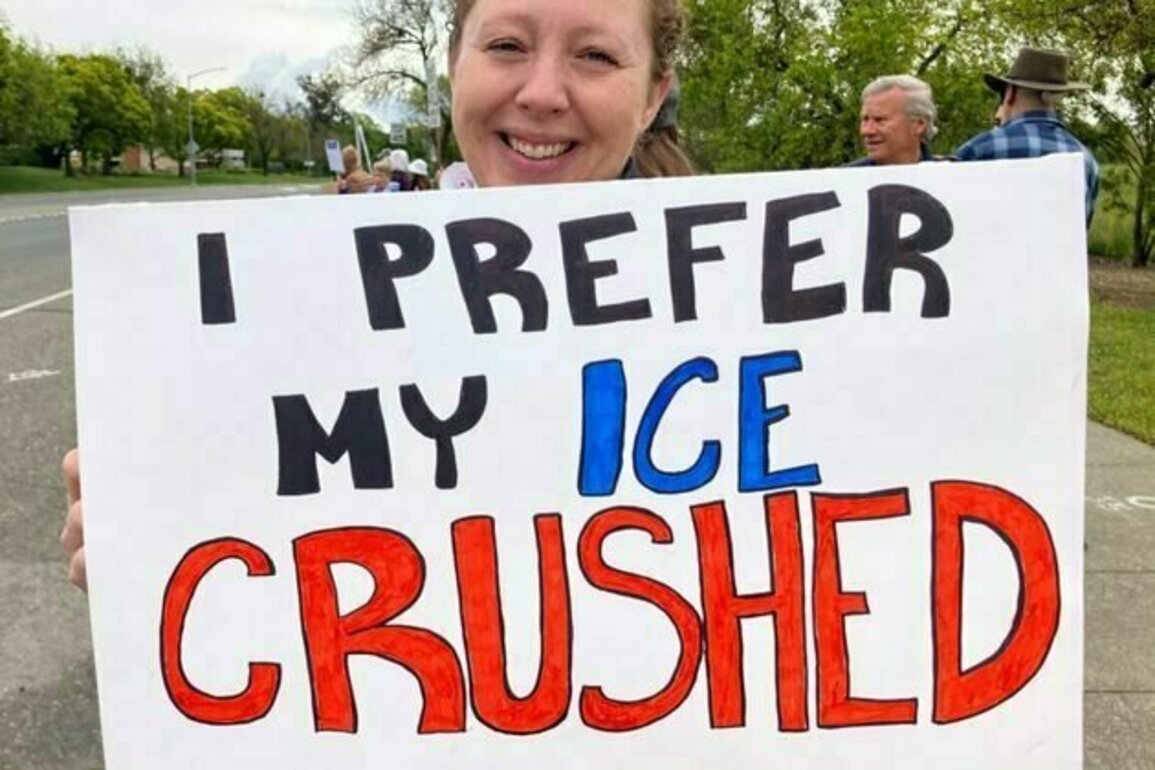 ICE Contracts Avelo Airlines to Fly Deportees: Locals Prefer their ICE Crushed