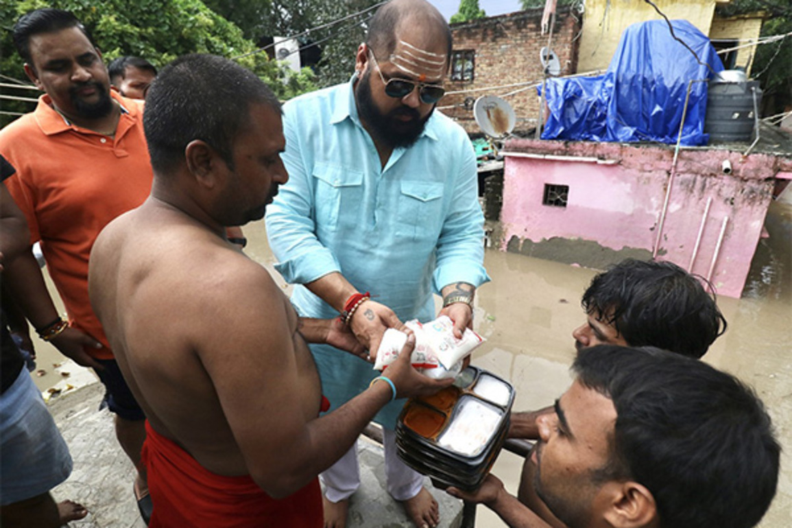 Powerlifting champion Mahant Gaurav Sharma extends help to Yamuna flood victims in Delhi