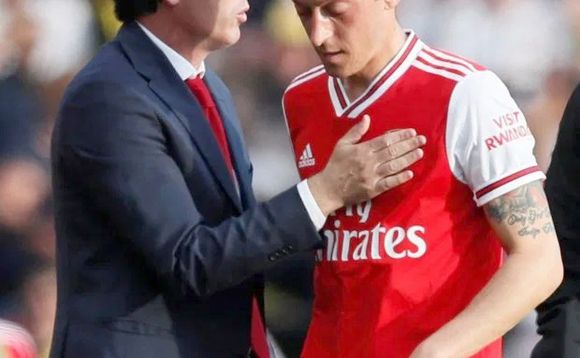 Emery ne Ozil Emery ne Ozil