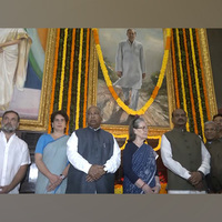Congress leaders pay tributes to Rajiv Gandhi on birth anniversary