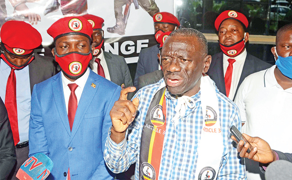 Besigye ng'ayogera (owookubiri ku kkono ye Bobi Wine) Besigye ng'ayogera (owookubiri ku kkono ye Bobi Wine)