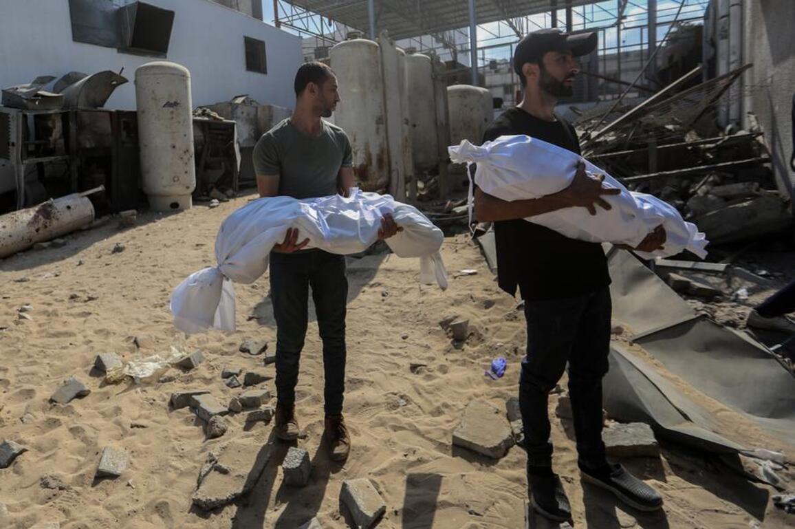 Gazans forced to make life-or-death choices as Israeli tanks push in