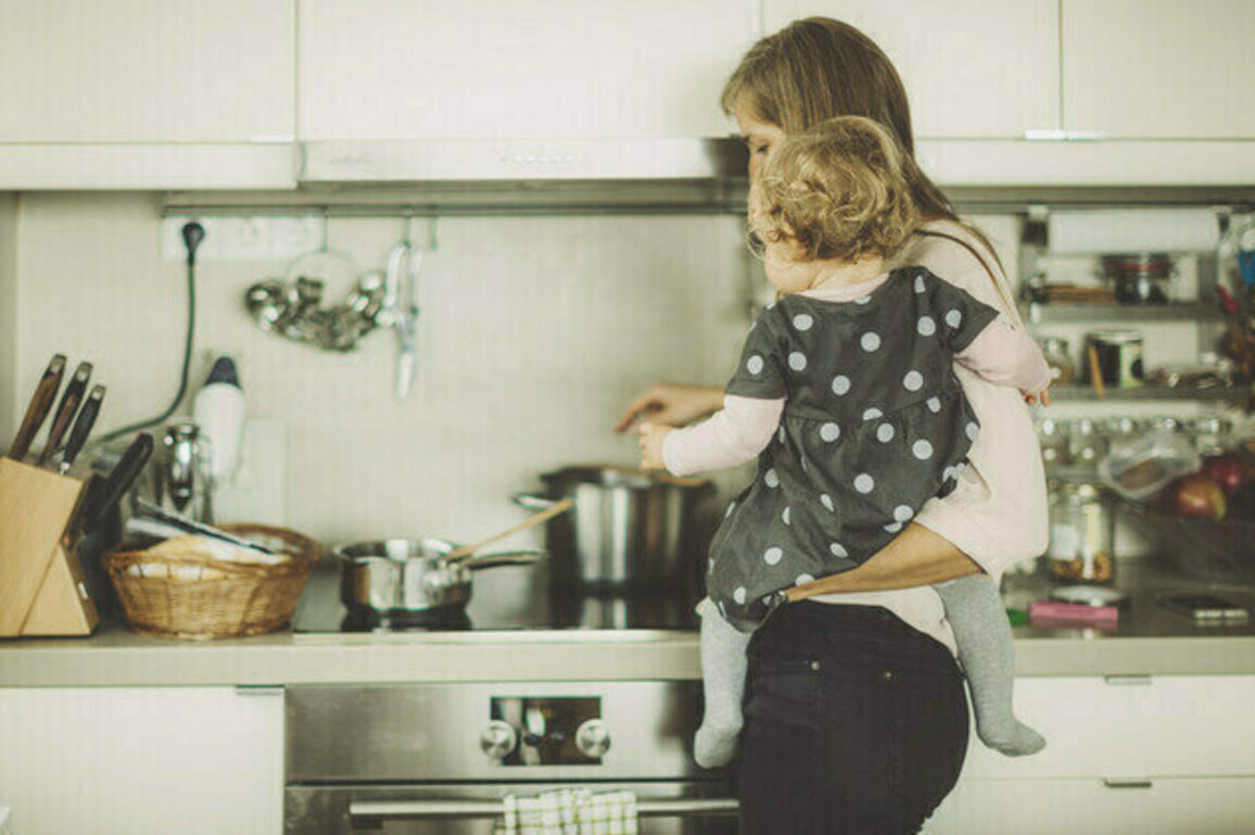 Russian MPs propose payments for housewives