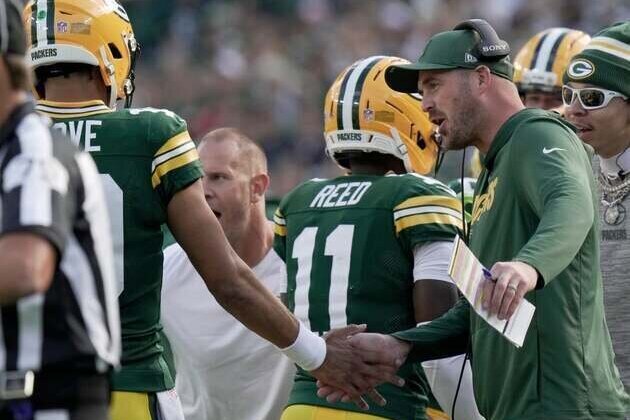 Eagles hire Packers' Sean Mannion as offensive coordinator