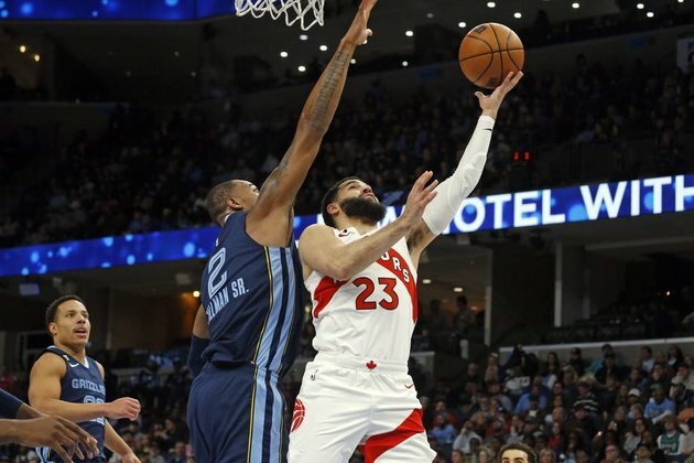 After long trip, Raptors tip off against struggling Spurs