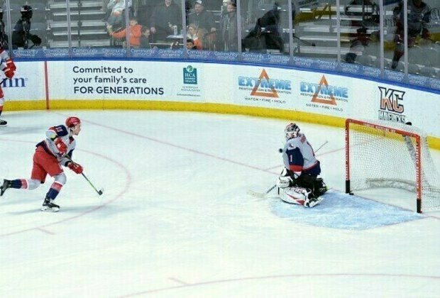 Fort Leavenworth officer joins Kansas City area professional hockey teams on the ice