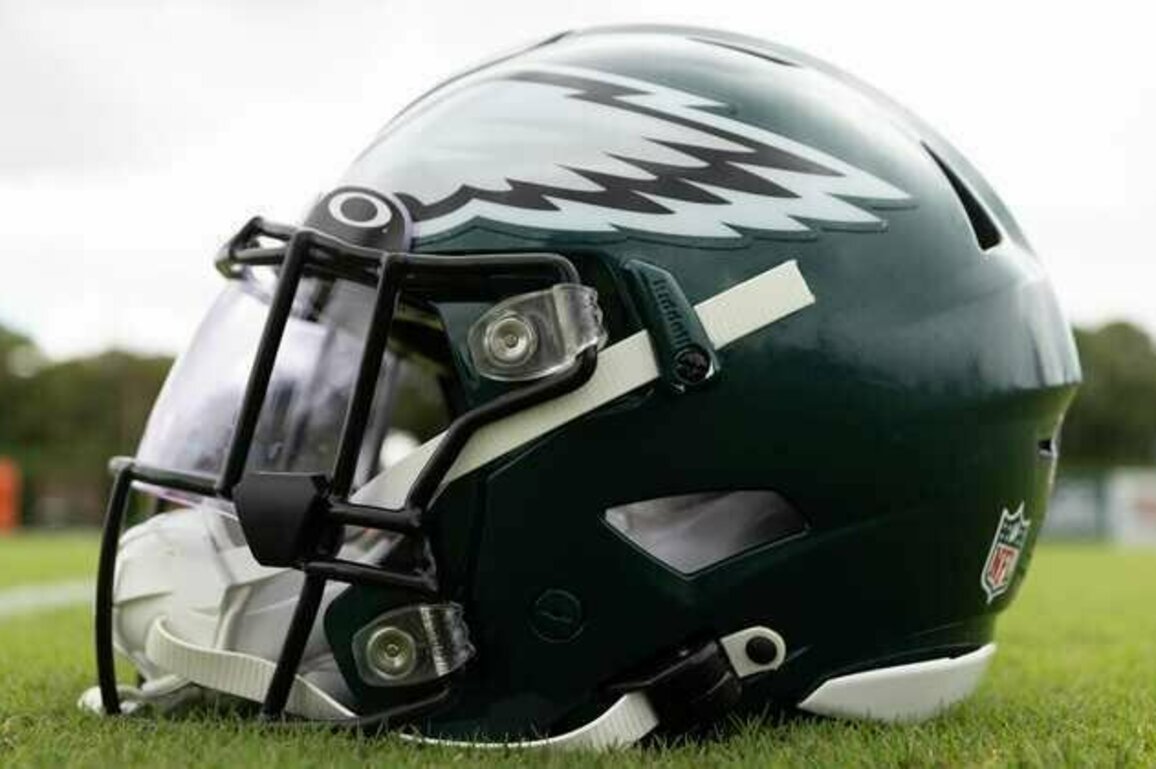 Eagles sign Marcus Tate
