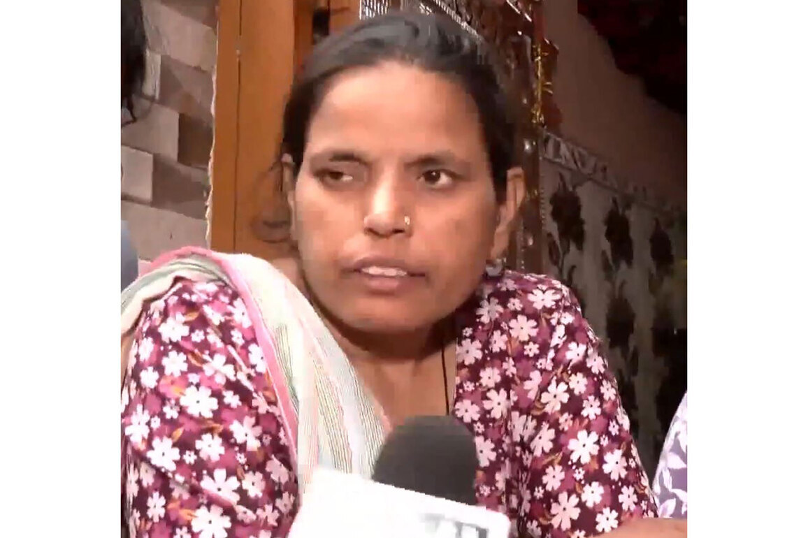 "Want murderers killed same way, demand bulldozer action": Agonised mother of stabbed youth in Ghaziabad's Khoda demands justice