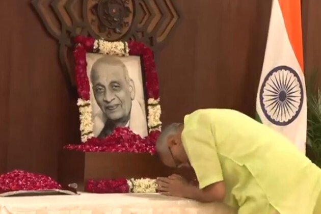 Vice President pays tribute to Sardar Vallabhbhai Patel