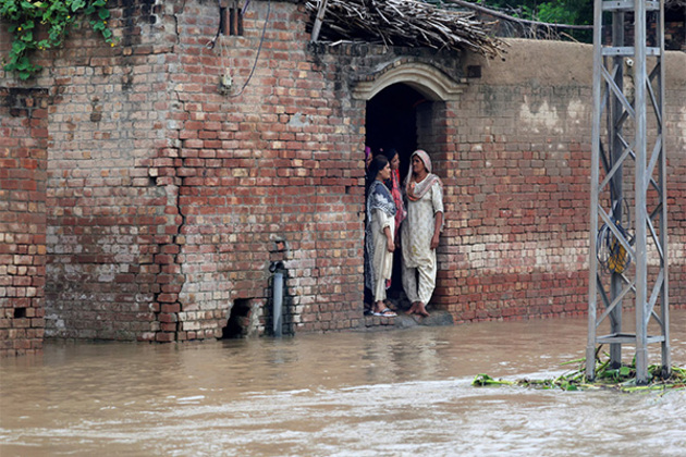 India alerts Pakistan of possible flooding on humanitarian grounds