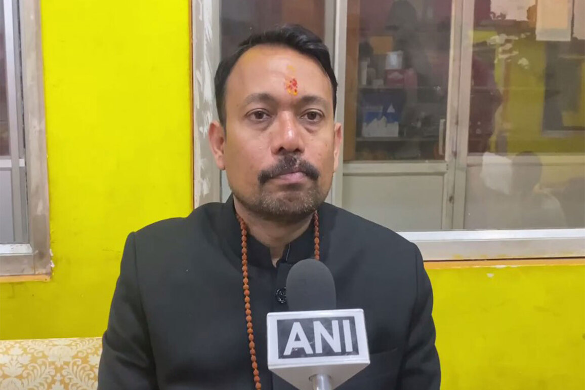 Uttar Pradesh: "Withdraw SC/ST Act by Feb 6 or the Central govt will be uprooted," says Alankar Agnihotri