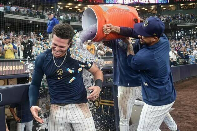 MLB roundup: Isaac Collins' walk-off HR lifts Brewers to 9th straight win
