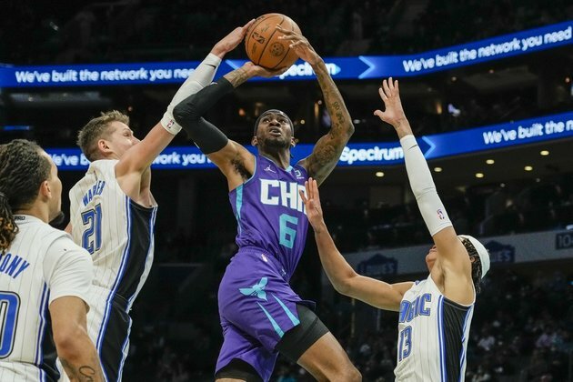 Wagner brothers help Magic snap 10-game skid