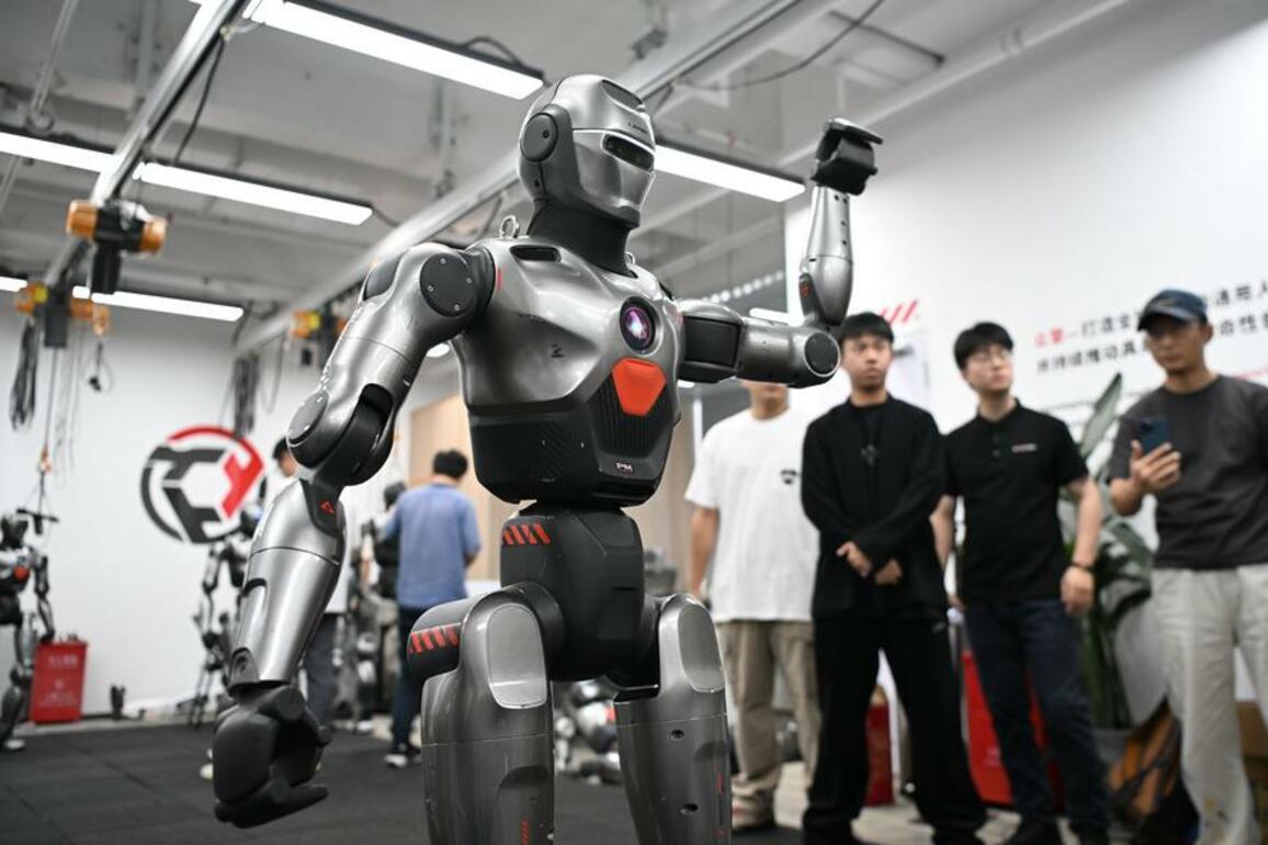 EconomyInFocus | Robot industry shows strong growth in S China's Guangdong