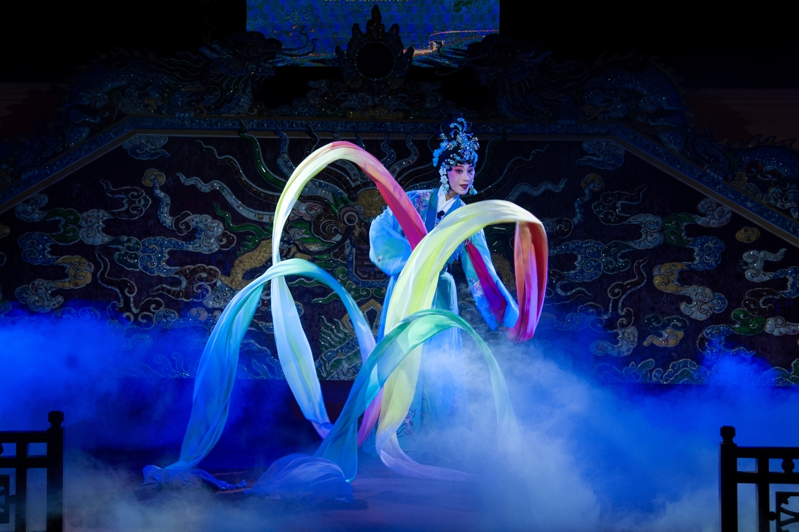 VIETNAM-HUE-CHINESE OPERA