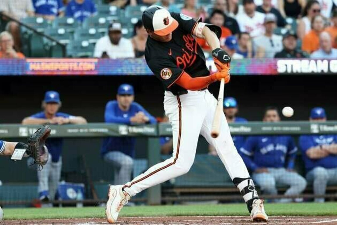 Orioles tag Blue Jays for 16 hits in series-opening win