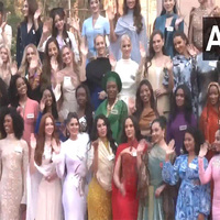 Miss World 2025: 109 contestants of beauty pageant visit Charminar in Hyderabad, pose for snaps