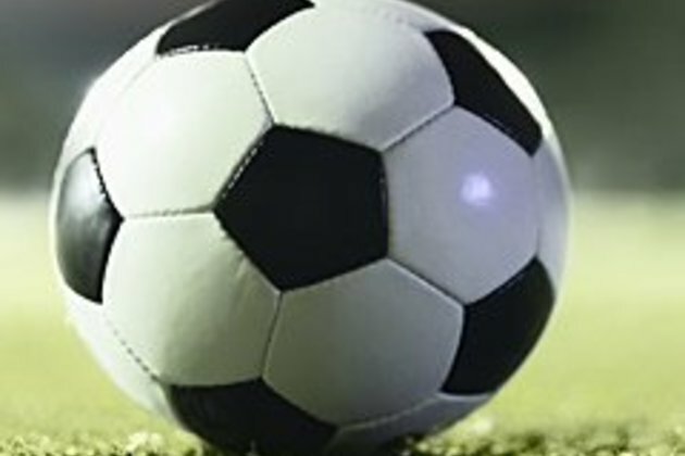 Sweden strike late to beat Chile after World Cup rain delay