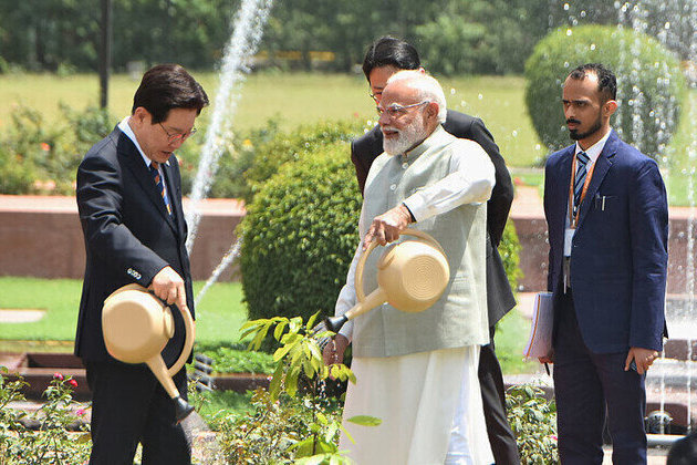 India and South Korea set $50 billion trade target