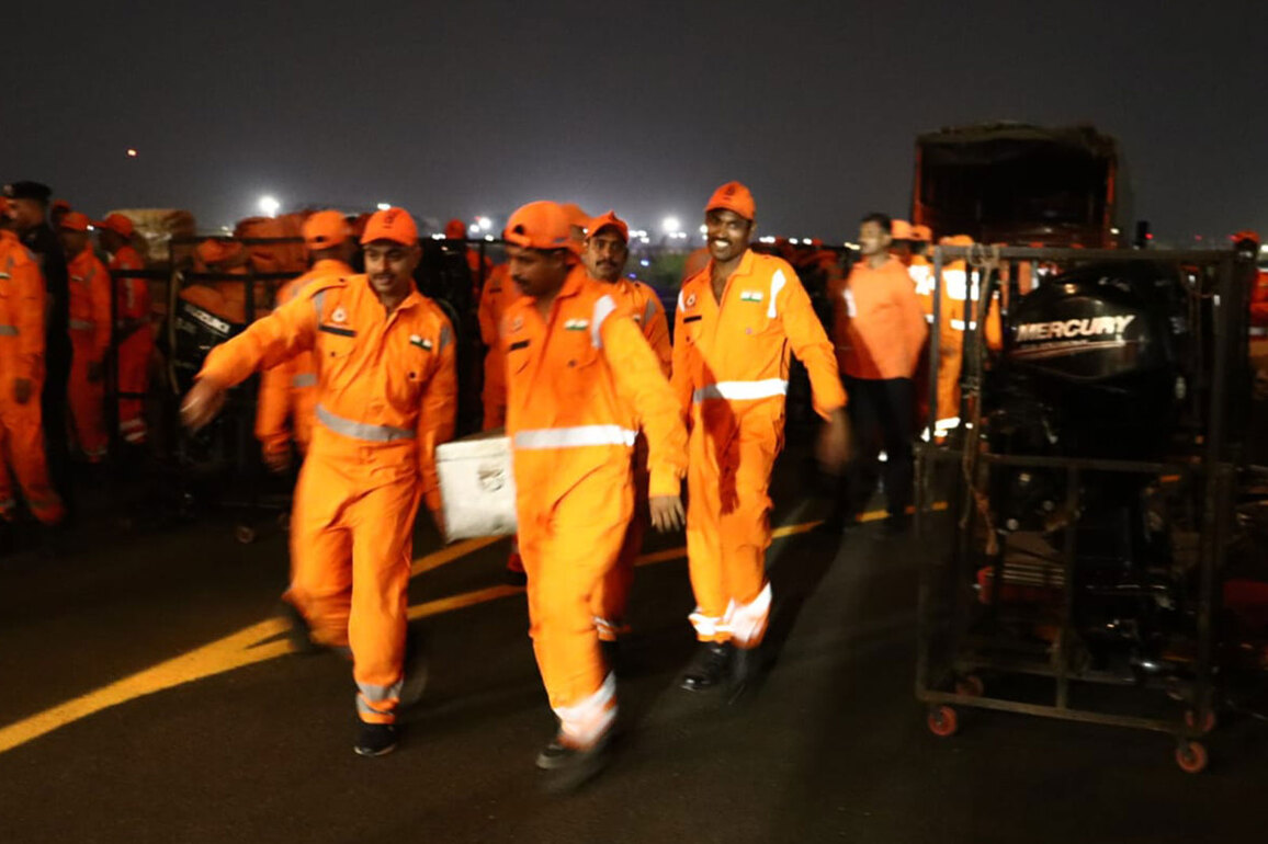 Five 6th Battalion NDRF teams airlifted from Vadodara to Chennai as Cyclone Ditwah intensifies