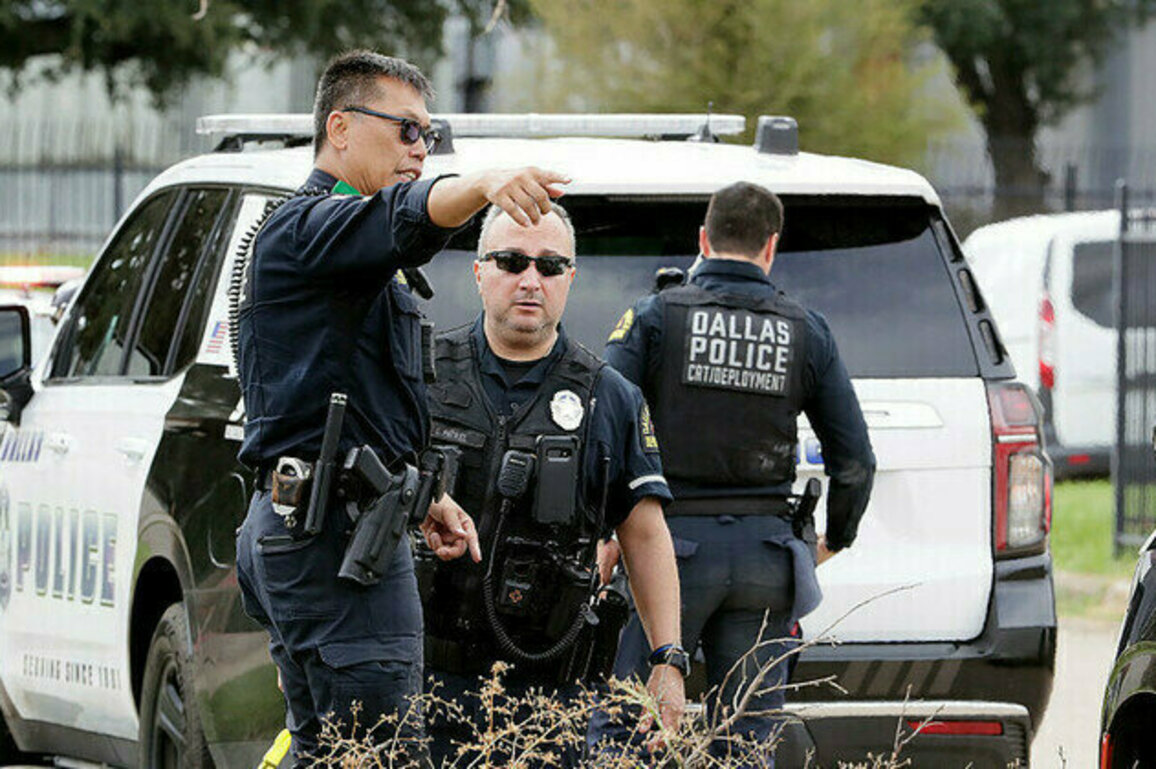 Sniper shoots detainees at US immigration facility