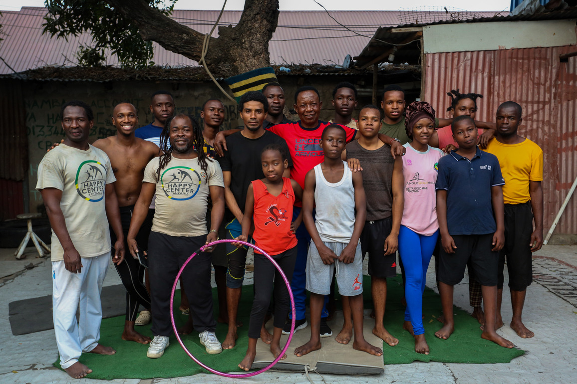 TANZANIA-DAR ES SALAAM-CHINESE ACROBATICS