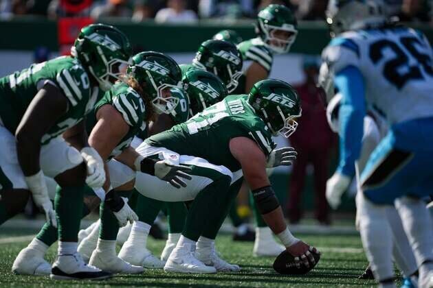 Jets sign C Josh Myers to contract extension