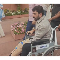 Civil Aviation Murlidhar Mohol attends parliament in wheelchair
