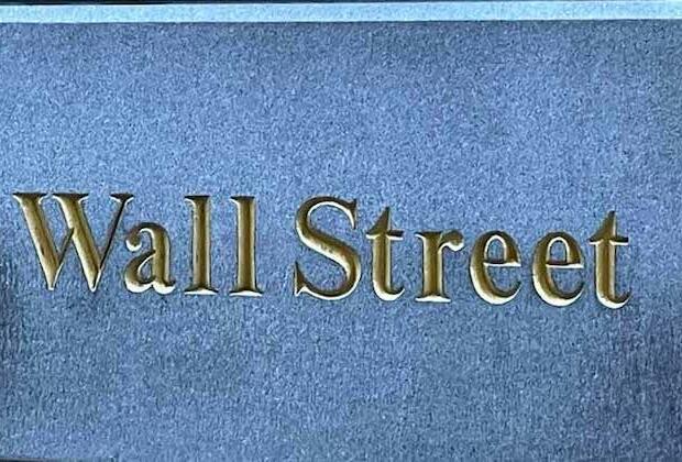 Wall Street little changed Friday, Dow Jones gains 26 points