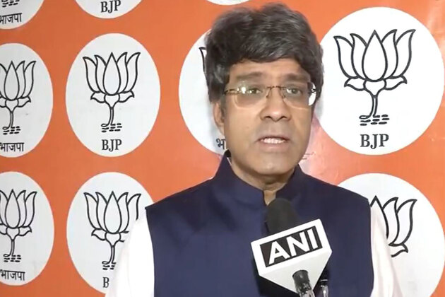 BJP's CR Kesavan accuses Rahul Gandhi of defaming India on foreign soil