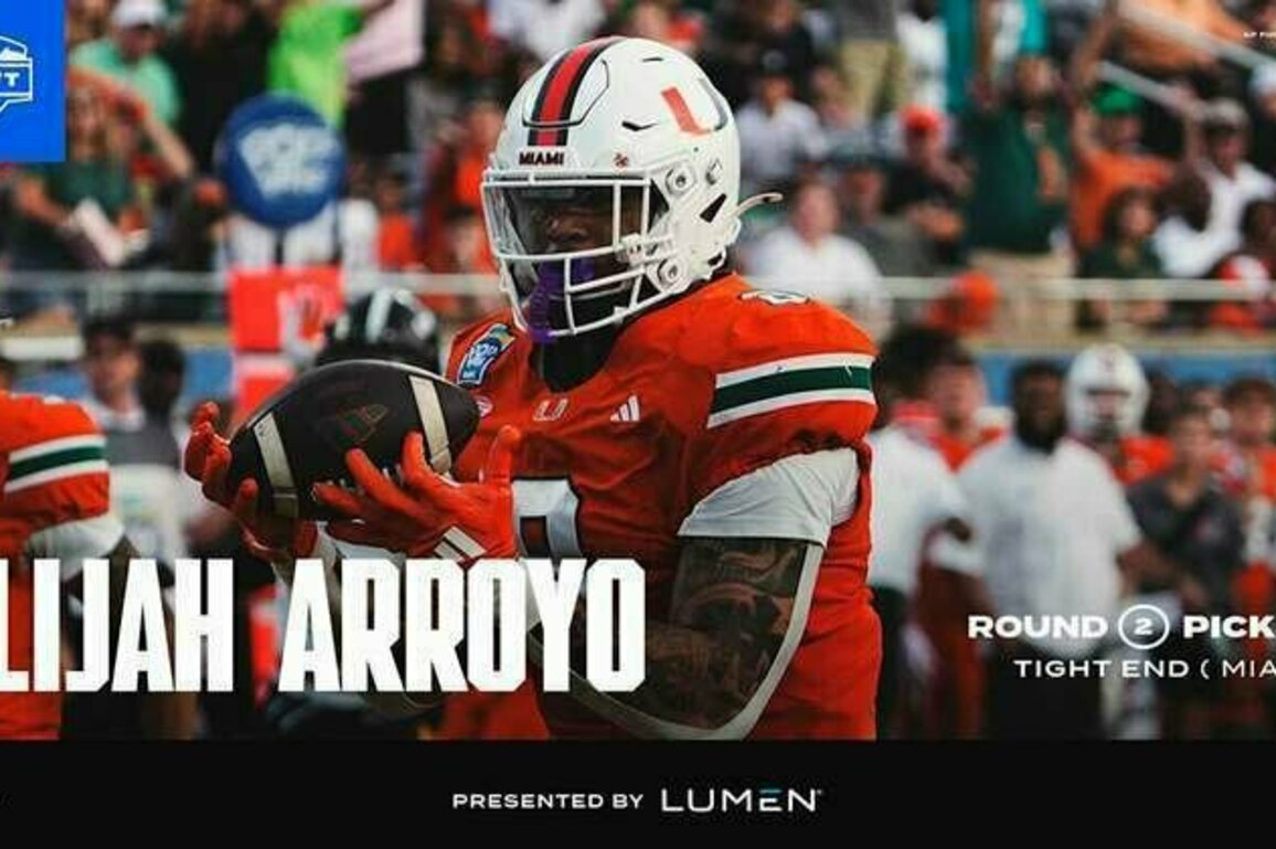 Seahawks Select Tight End Elijah Arroyo With 50th Overall Pick