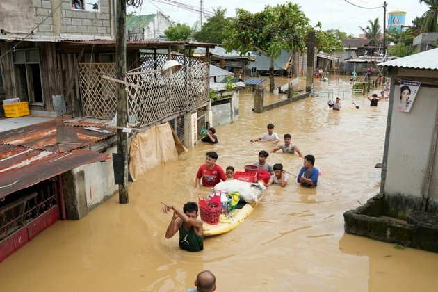 Powerful Typhoon Leaves 5 Rescuers Dead in North Philippines