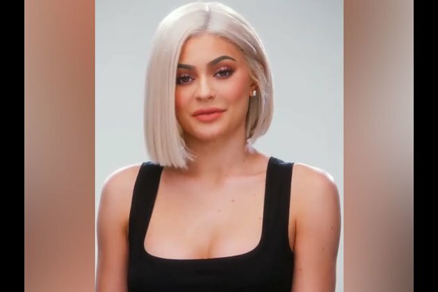 Rainy days make Kylie Jenner happy!