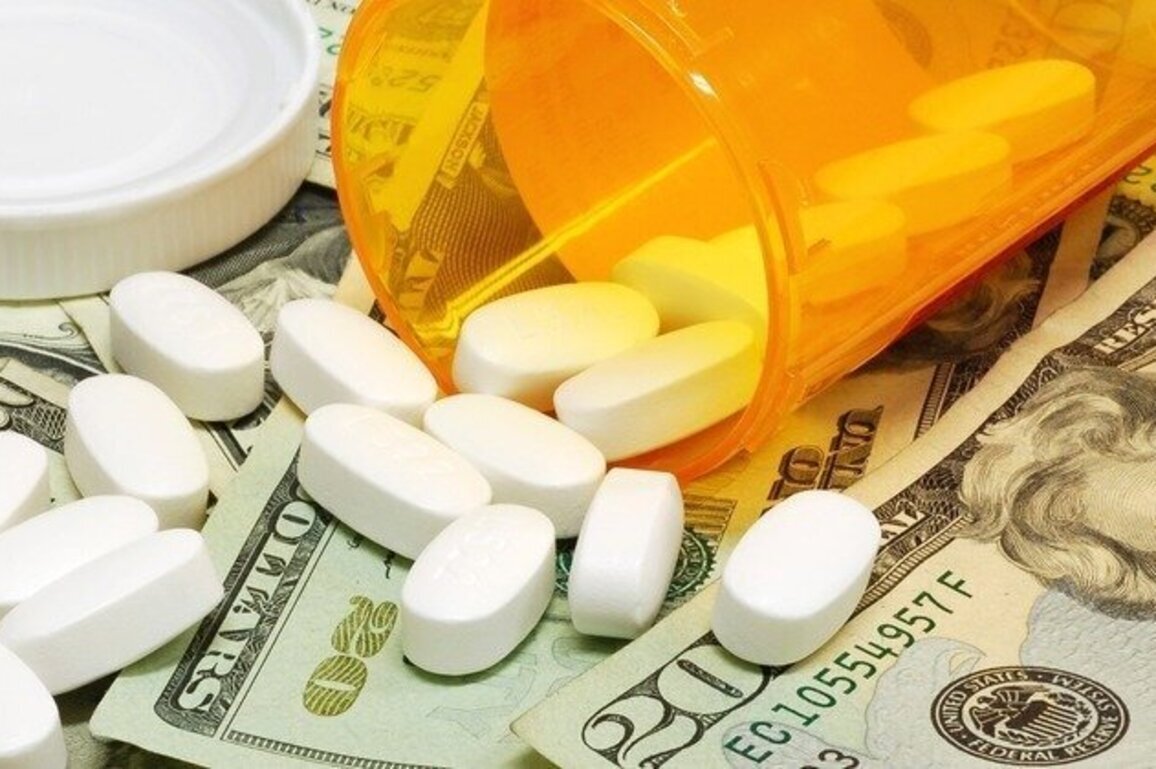 Michigan lawmakers target insurance loophole driving up drug costs