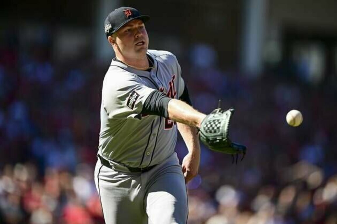 Tigers' Tarik Skubal connects with Seattle college before taking on Mariners in Game 2