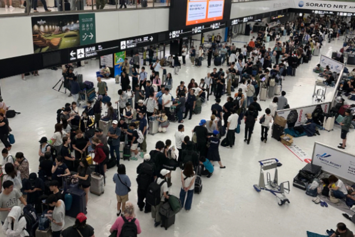 Heavy rain causes flooding around Tokyo, passengers stuck at Narita