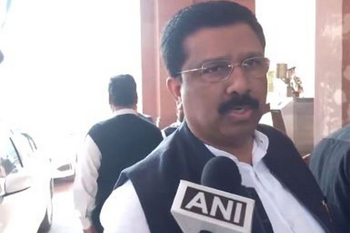 "Rashtrapati Bhavan expected to rise above partisan preferences": Congress MP over non-presence of oppn leaders at banquet for Putin
