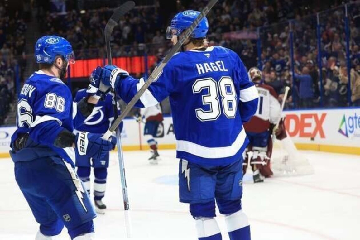 Streaking Lightning face Flyers in first of two straight in Philly