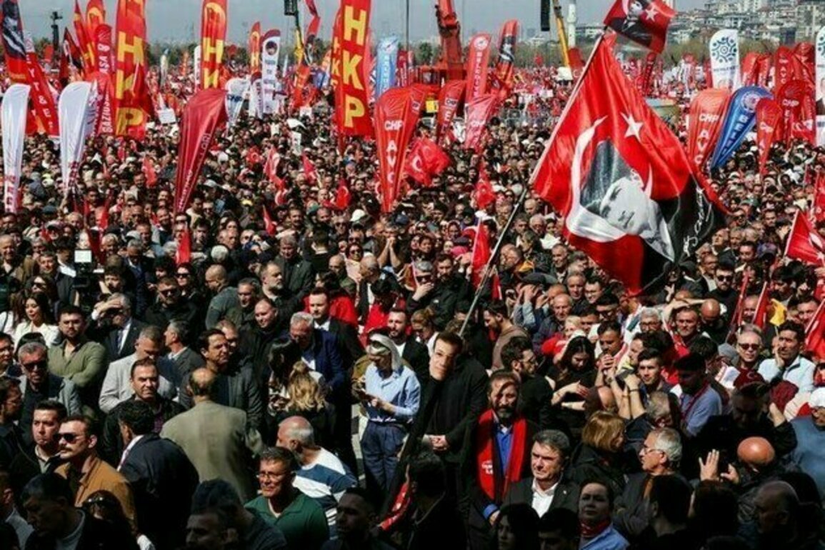 Turkey Denounces Opposition Calls for Day of No Shopping