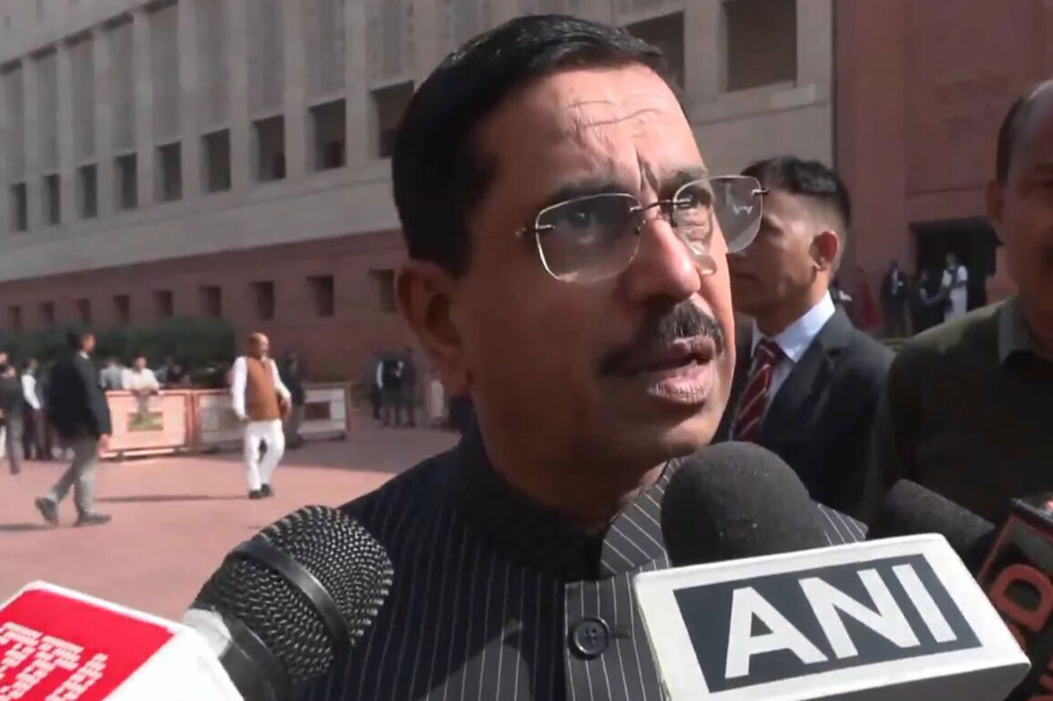 "Immature, part-time politician": Union Minister Pralhad Joshi on Rahul Gandhi's Lok Sabha remarks