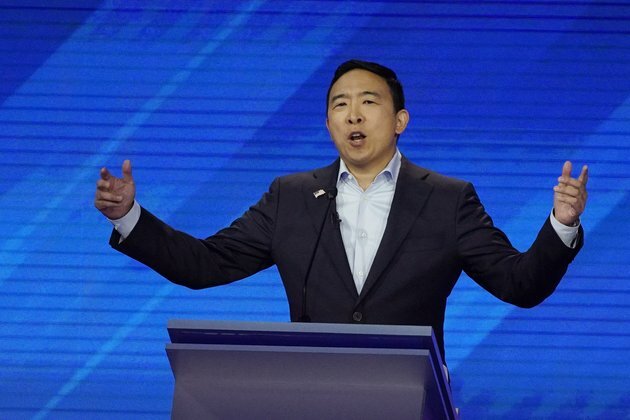 At Philadelphia Rally, Andrew Yang Casts Himself as Underdog