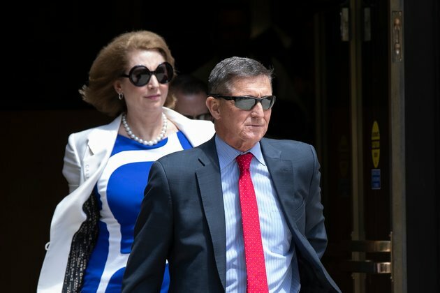 Trump Pardons Flynn, Taking Direct Aim at Russia Probe