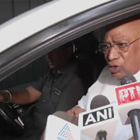 Mallikarjun Kharge accuses Centre of hiking fuel prices post-election to avoid "major setback"
