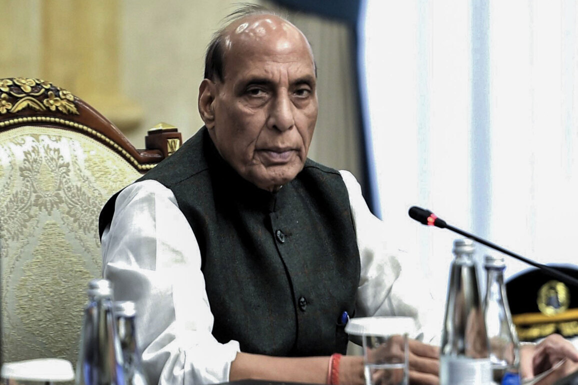 Defence Minister Rajnath Singh downsizes his convoy size to less than half, following PM Modi's appeal