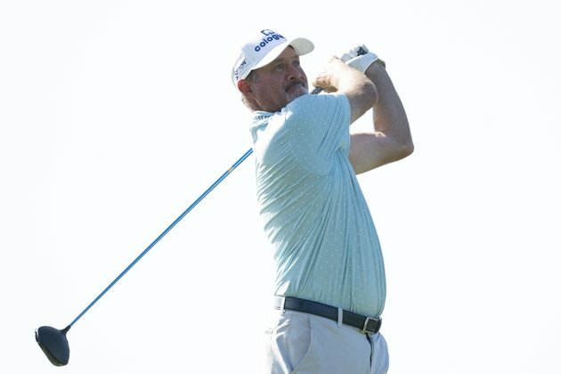 Jerry Kelly, Darren Clarke share Hualalai lead