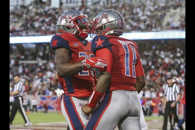 Houston QB Walker excels again in win over St. Louis