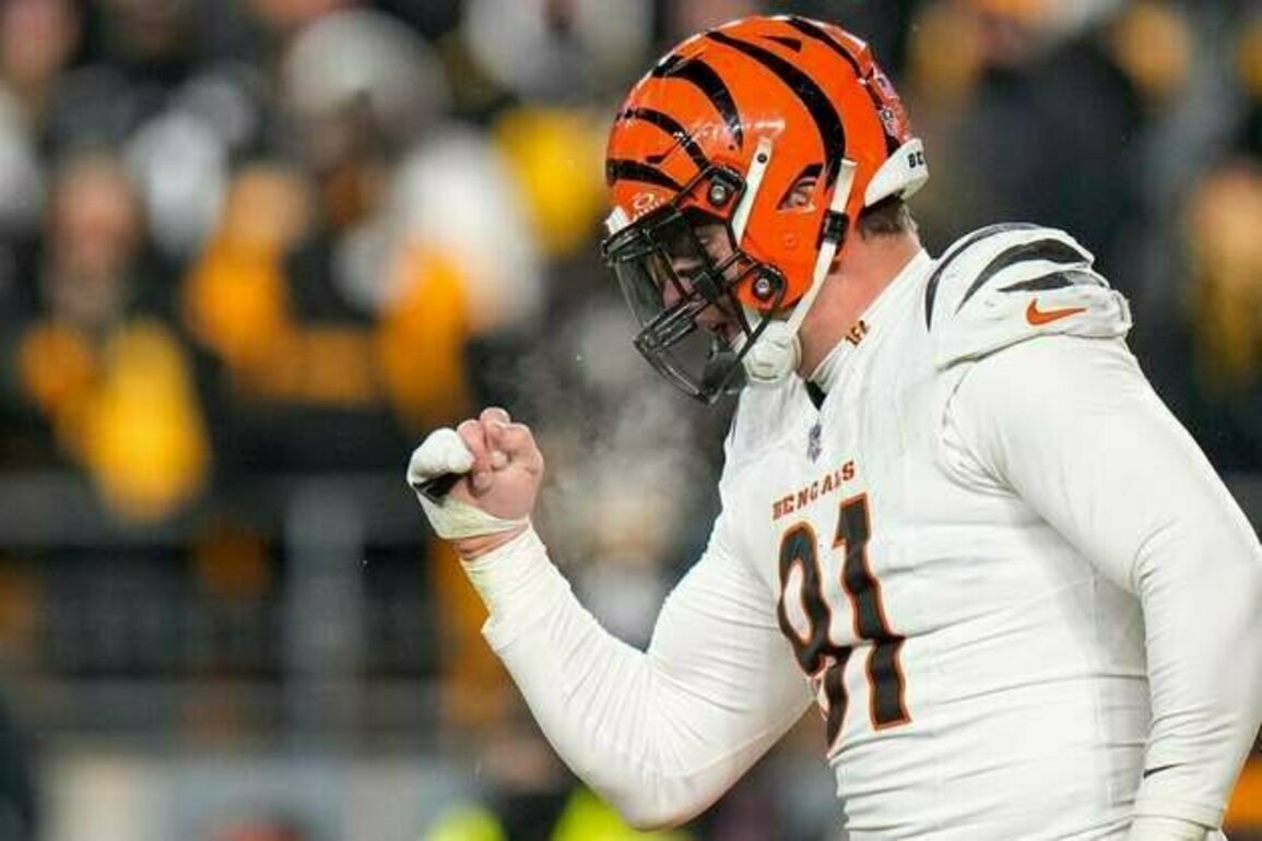 Owner wades into Bengals-Trey Hendrickson standoff