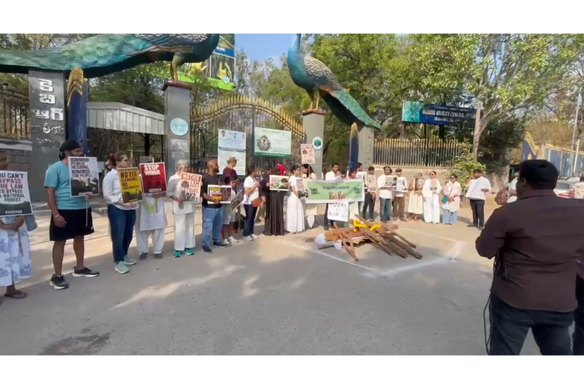 Telangana: Citizens hold 'funeral protest' at KBR National Park against road widening